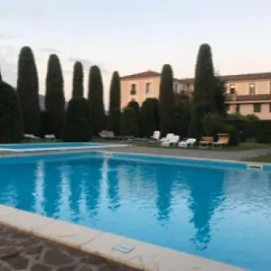 White House , Brescia Italie
